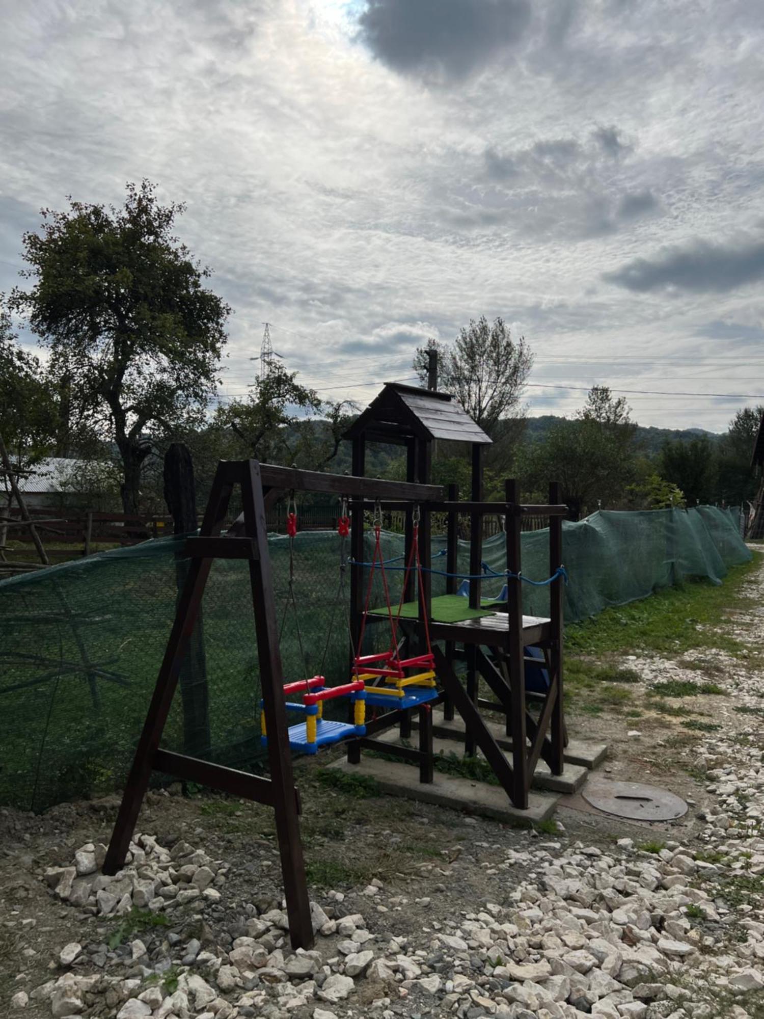 Villa Casa Lupilor Transfagarasan Căpăţîneni-Ungureni Exterior foto